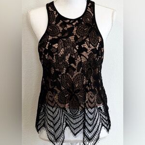 Express Black Lace Tank Top Women's Size large Open Weave Shell Scalloped Hem.